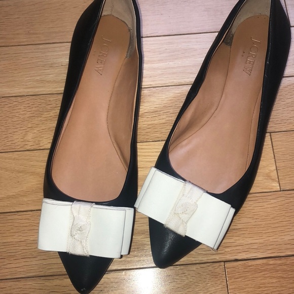 J. CREW WOMANS BLACK POINTY TOE WHITE BOW FLATS - Picture 1 of 8